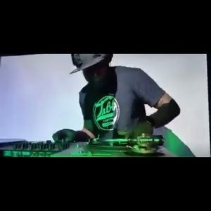 Meet your Posher, Elliot